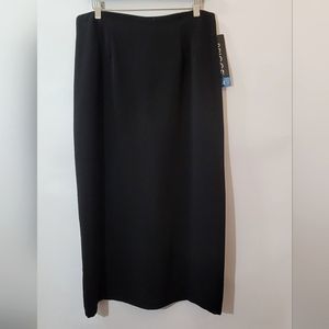 Briggs women straight skirt.